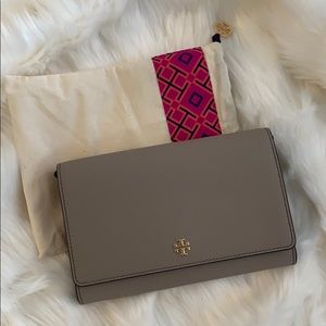 BRAND NEW Tory Burch wallet on a chain